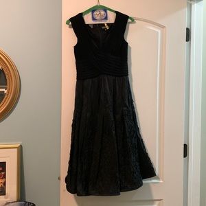 Size 4 Adrianna Papell black cocktail dress with full skirt